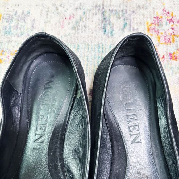 Alexander McQueen Skull Suede Loafers - Picture 4 of 11